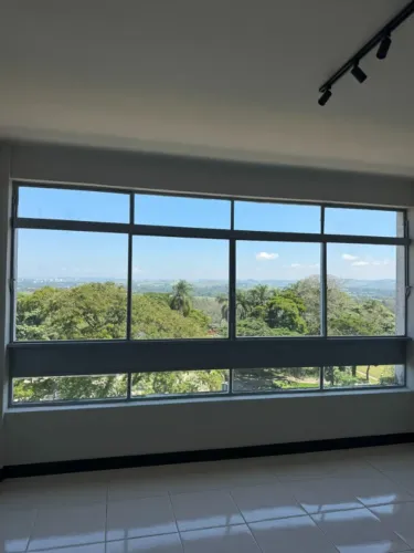 Sala Comercial Reformada, Centro De Sjc Ed. Cinelândia | 40m2, Vista Para O Banhado