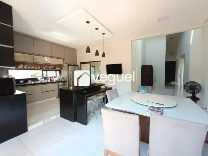 Casa Térrea Alto Padrão no Condomínio Alphaville, à venda Ribeirão Preto/SP.