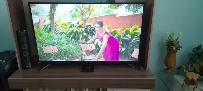 Tv 43 polegadas semi nova