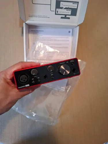 Interface De Audio Focusrite Scarlett Solo 3rd Geração 24 bits/192 kHz