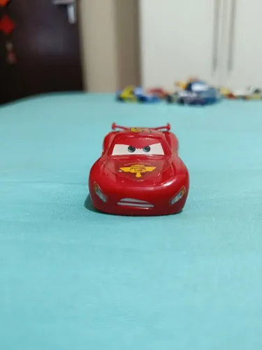 Miniatura Relâmpago McQueen World Grand Prix Carros 2 Disney Pixar Mattel