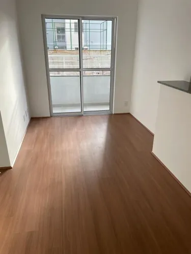 Piso laminado 28m²