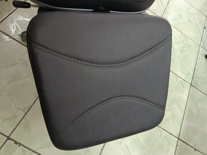 Vende-se encosto de perna para cadeira de cabeleireiro