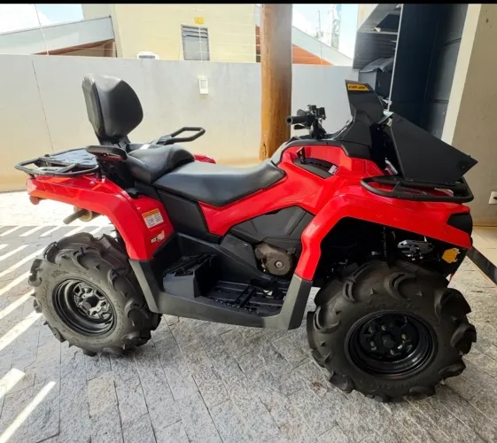 Quadriciclo Can Am Outlander 570