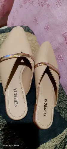 Mule feminina