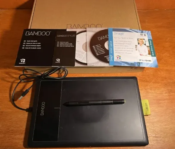Mesa Digitalizadora (tablet) Wacom Bamboo - COM CAIXA E MANUAIS - PARA RETIRADA DE PEÇAS