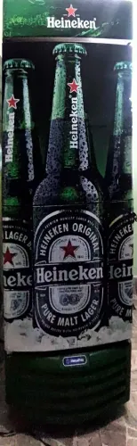 Geladeira Heineken 220V semi nova