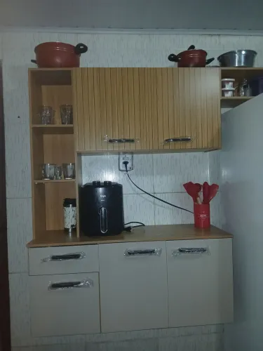 Vendo armário de cozinha motivo é pequeno pra mim