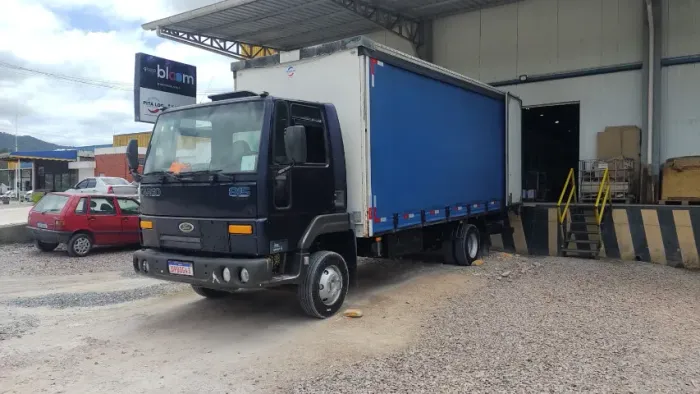 FORD CARGO 815 E SAIDER