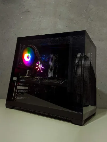 PC GAMER RYZEN 5 5600G + RX 9060 XT 16GB + 16GB DE RAM