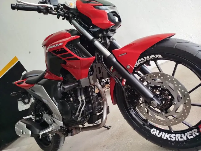 Moto Yamaha fz25 2023