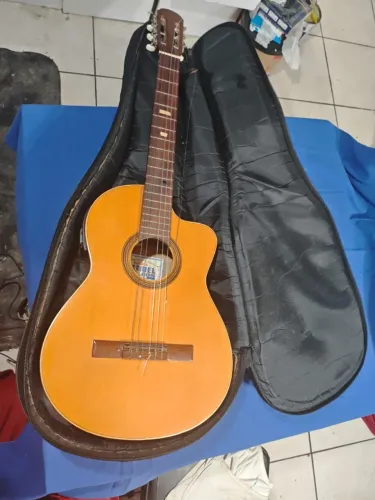 Violão Eletro Acústico da Família Falação do Peru com Case e afinador