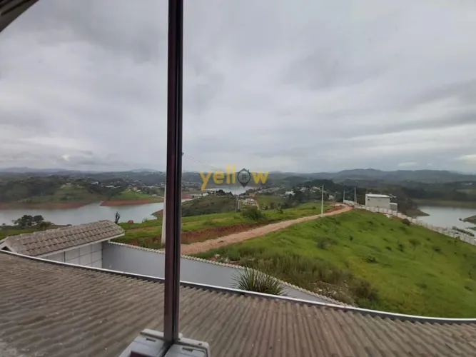 Casa 4 Dormitórios em Condomínio Portal da Igaratá - R$1,3M