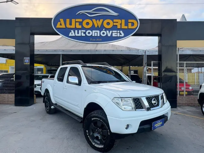 Nissan Frontier LE CD 4X4 2.5 TB Diesel Aut. 2013