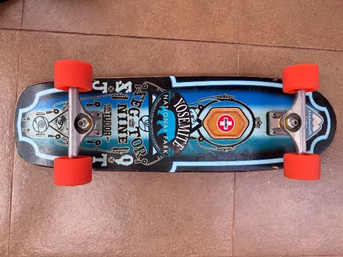 Skate usado duas vezes na Califórnia, novíssimo.