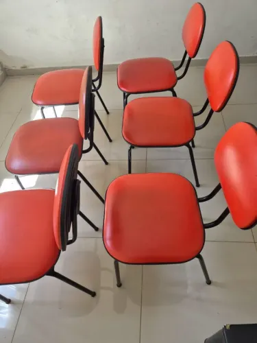 Vende-se cadeira