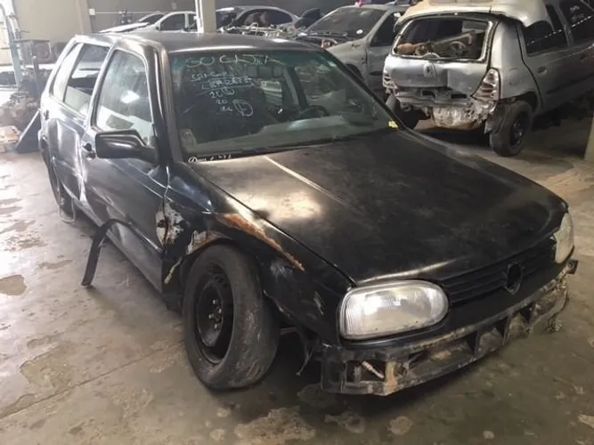 Sucata Golf GL 1.8 1997, para retirada de peças