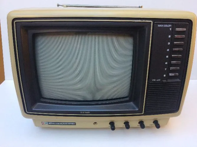 Tv antiga toshiba 10 polegadas