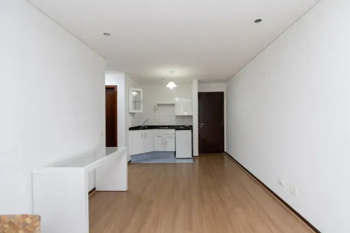 Apartamento 1 dormitório para alugar, 61 m², aceitra PET, por R$ 1.900/mês + taxas- Centro