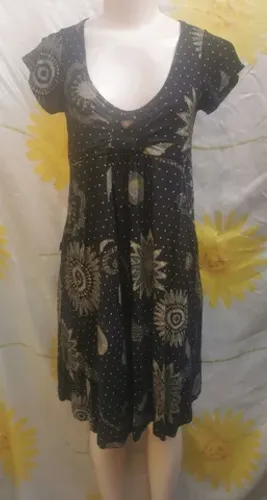 Vestido kanally com detalhes dourados Tam m