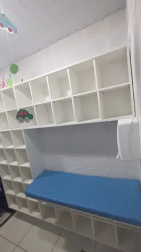 Estante para escritorio estilo colmeia