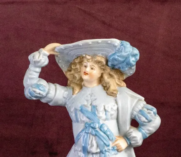 Finíssima Porcelana Alemã Marca RW, 37 Cms