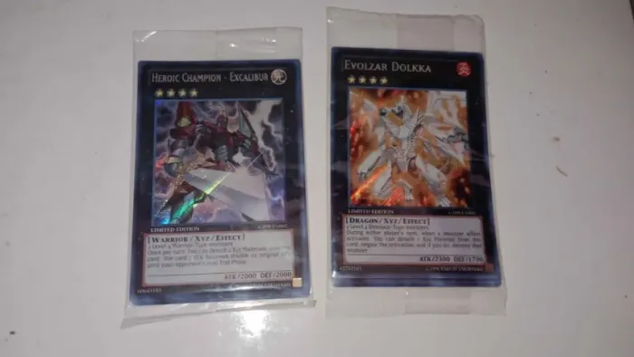 Yu-Gi-Oh! Pacotes Promo Latas de 2012 em Inglês