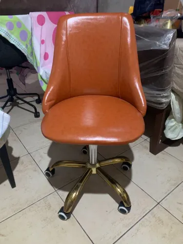 cadeira em couro e em cordão