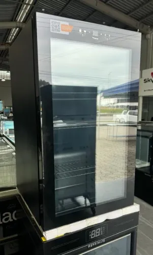 Cervejeira porta vidro com aquecimento  Lata 350 ml 100 Garrafa (long neck) 330 ml 70