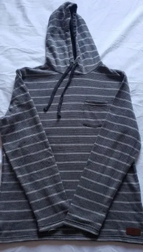 Blusa listrada com capuz tam M