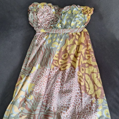 Vestido estampado amarelo, marrom, verde