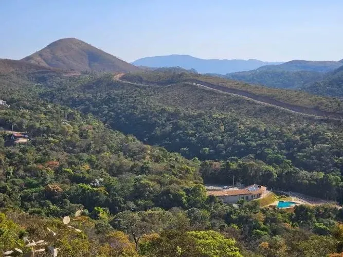 Lote no Condomínio Vale da Mata, Rio acima, 1.366 m², total infraestrutura, área de lazer.