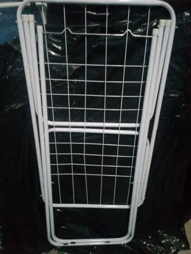 Varal de chão dobrável - Ótimo para otimizar espaço!