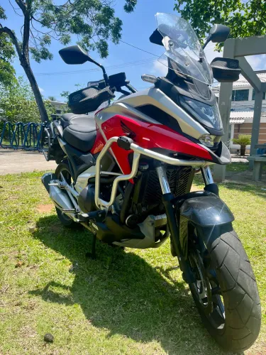 Honda NC 750X DCT 2024 - Vermelha - 8.800 km