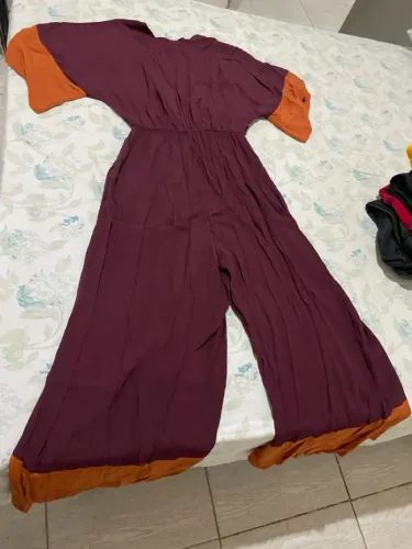 Macacão Feminino Manga Morcego Marsala com Detalhe Laranja