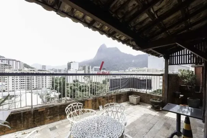 Cobertura à Venda em Botafogo Rua Real Grandeza.