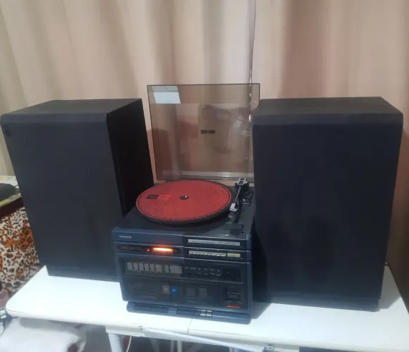 Som Toshiba toca disco toca fita rádio antigo 3x1 + 2 caixas 