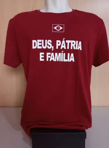Camisetas unissex estampada Deus pátria e família