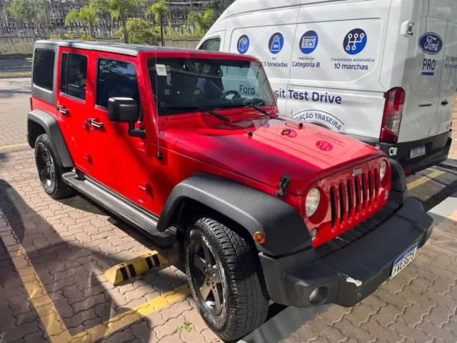 Jeep Wrangler Unlimited Sport 3.6 V6 284cv 4P 2014