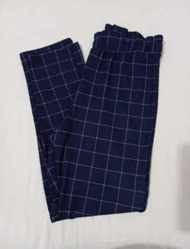 Calça xadrez Marisa