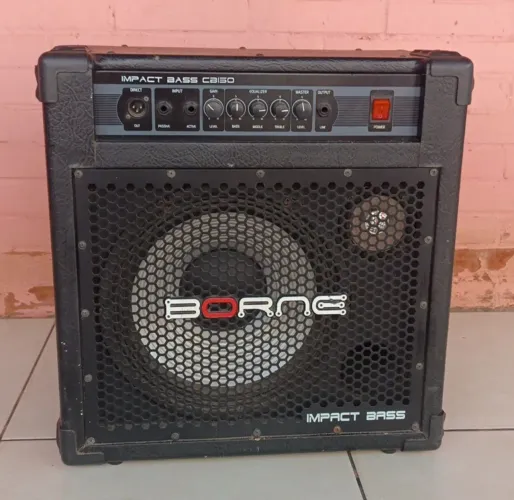 Amplificador de Baixo Born Impact Bass CB150