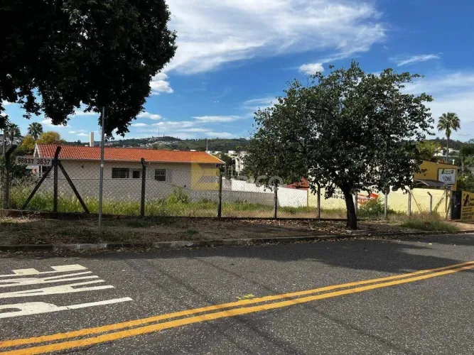 Terreno à venda no Jardim Imperial em Valinhos/SP