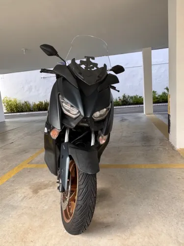 Xmax 2023 com pneus zero e revisões na CC