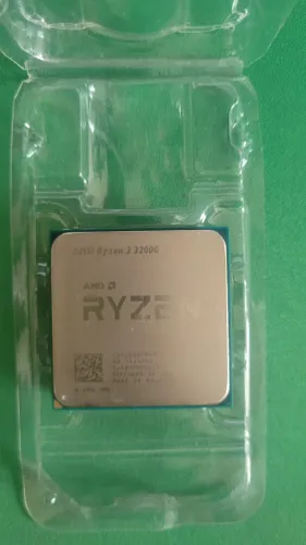 Processador gamer AMD Ryzen 3 3200G de 4 núcleos e 4GHz de frequência com gr