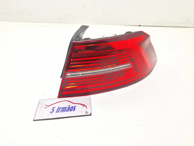 Laterna Traseira Direita Vw Passat 2.0 Turbo 2018