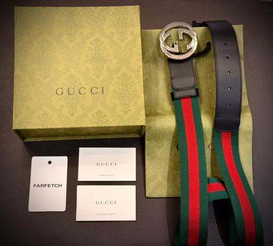 Cinto Original Gucci com faixa Web e Fivela em GG