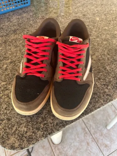 Tênis Nike Air Jordan 1 Low Travis Scott