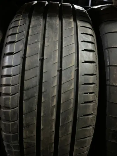 Pneu 235/55/18 Michelim pry4 90% vida útil