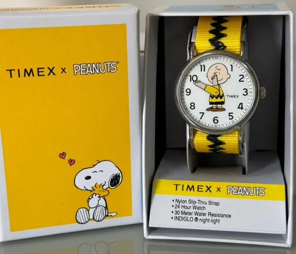 Relógio Timex x Peanuts Charlie Brown novo