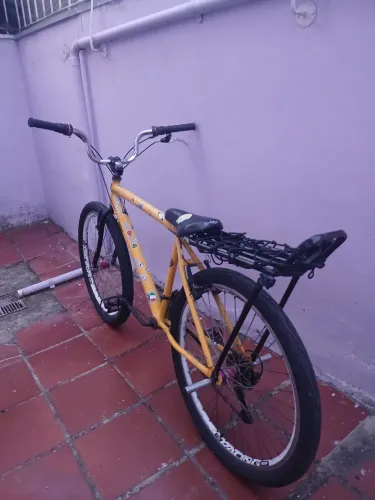 Bike Montadinha Aro 26 em ótimo estado Aceito proposta.